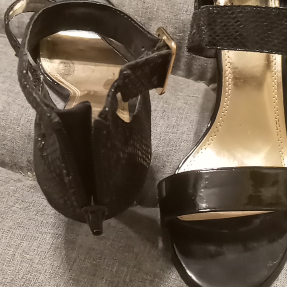 Heels - Picture 3 of 3